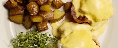 Schnitzel Eggs Benedict