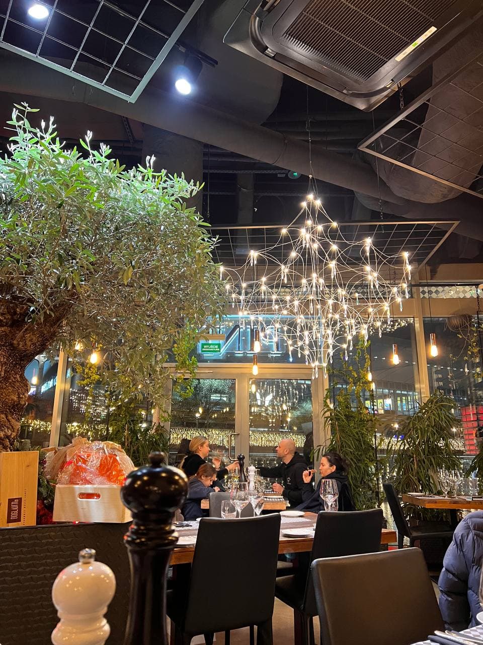 Restauracja PINI | Złote Tarasy — zdjęcie sali 3