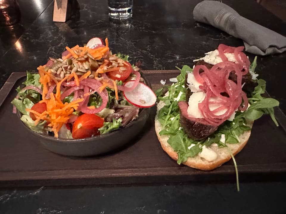 The Shoe and Canoe Public House — dining room photo 1