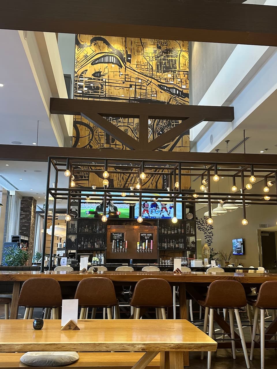 The Shoe and Canoe Public House — dining room photo 2
