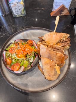 The Shoe and Canoe Public House — gallery photo 7