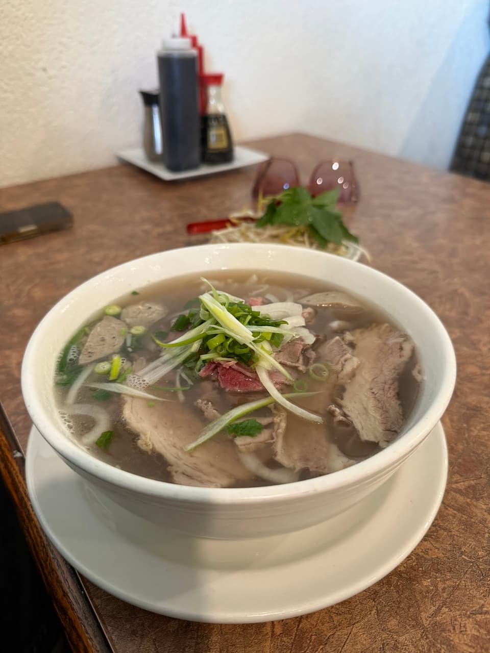 Pho Huydat Vietnamese Noodle House — dining room photo 1