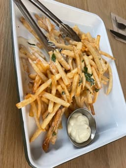 Central Restaurants - Calgary Beltline — gallery photo 7