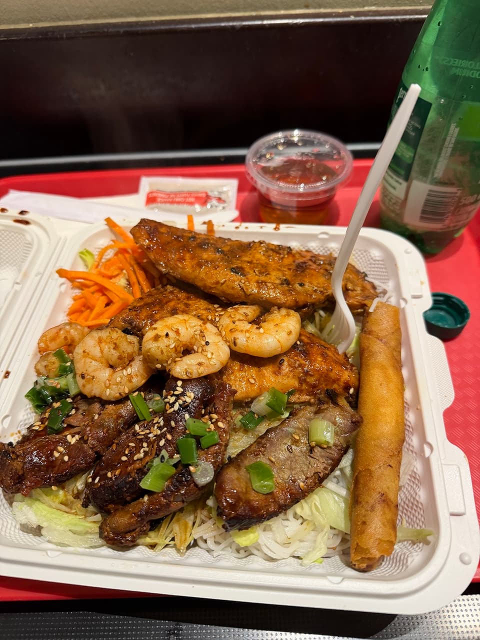 Thai Thien Sub — dining room photo 3