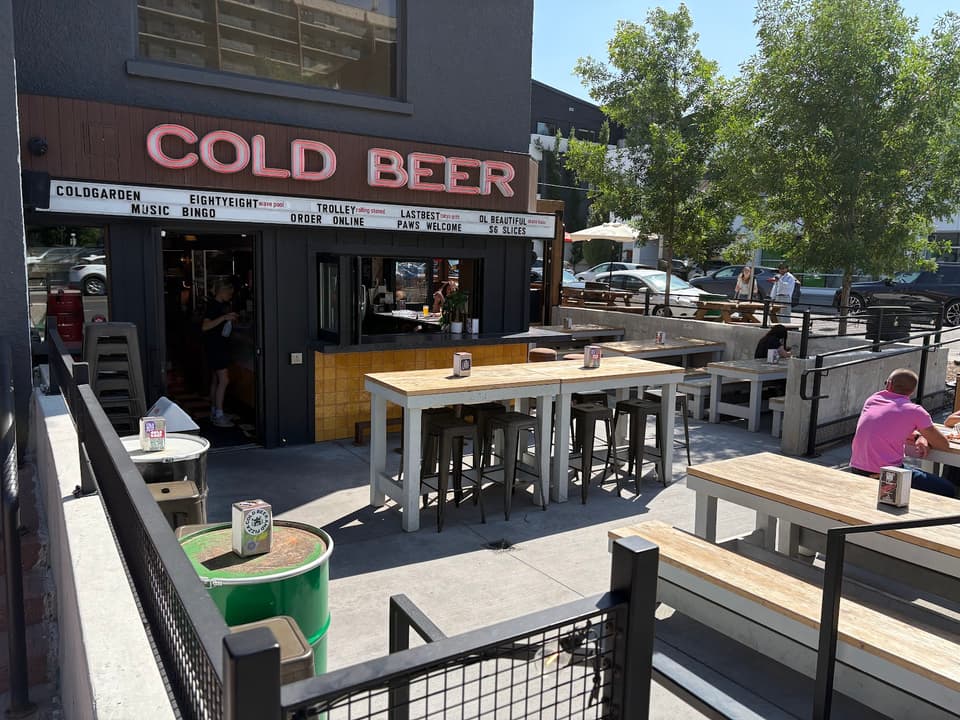 Cold Beer & Pizza — dining room photo 2