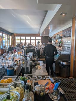 Lift Bar Grill View - Downtown Vancouver — gallery photo 6