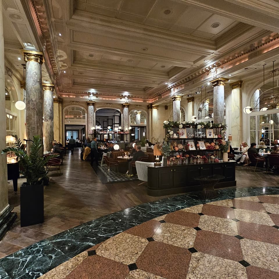 Hawthorn Dining Room & Bar — dining room photo 1