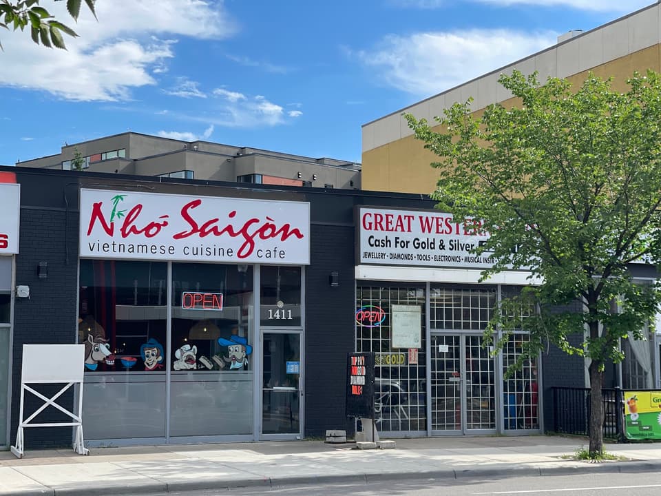 Nhớ Saigòn - “Nhớ Sài Gòn – Vietnamese Pho & Cuisine | 17 Ave SW Calgary” — dining room photo 2