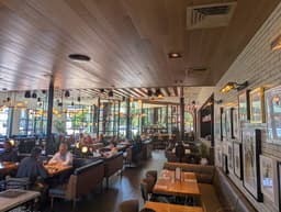 Earls Kitchen + Bar — gallery photo 4