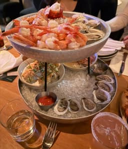 Earls Kitchen + Bar — gallery photo 7