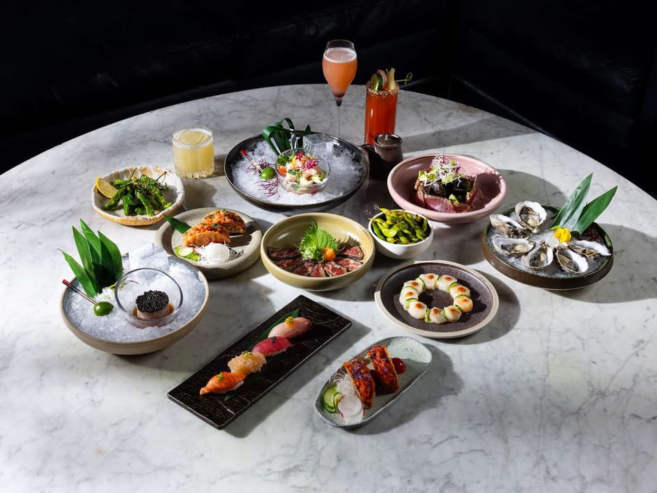 THE LOBBY LOUNGE & RAWBAR — dining room photo 1