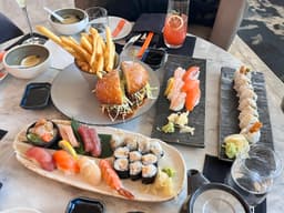 THE LOBBY LOUNGE & RAWBAR — gallery photo 3