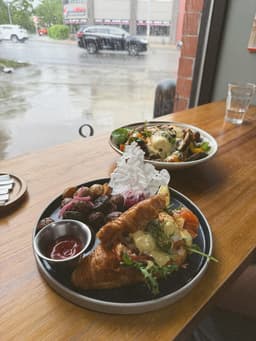 BROUHAHA / Breakfast,Brunch,Lunch — gallery photo 10