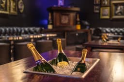 UNTITLED Champagne Lounge — gallery photo 10