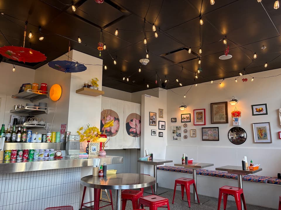 Lai Rai — dining room photo 2