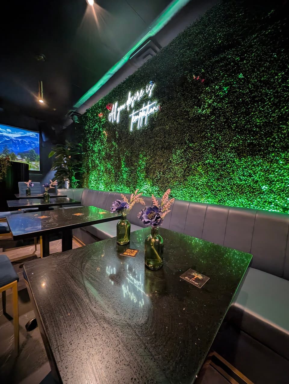 Eve Lounge 1