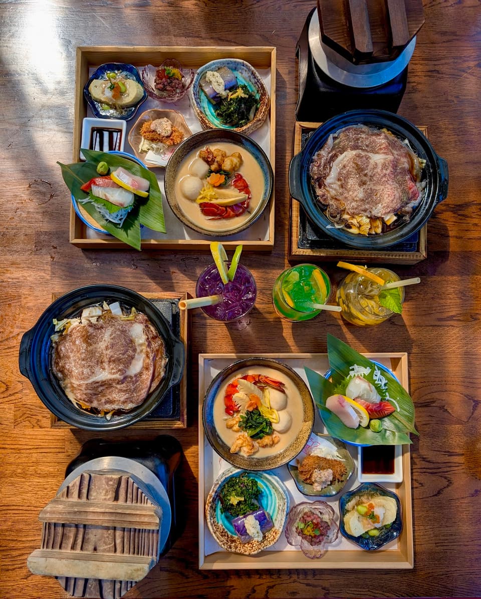 Raisu — dining room photo 3