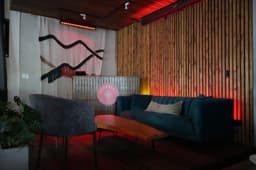TROPICAL DOWNTOWN — gallery photo 2
