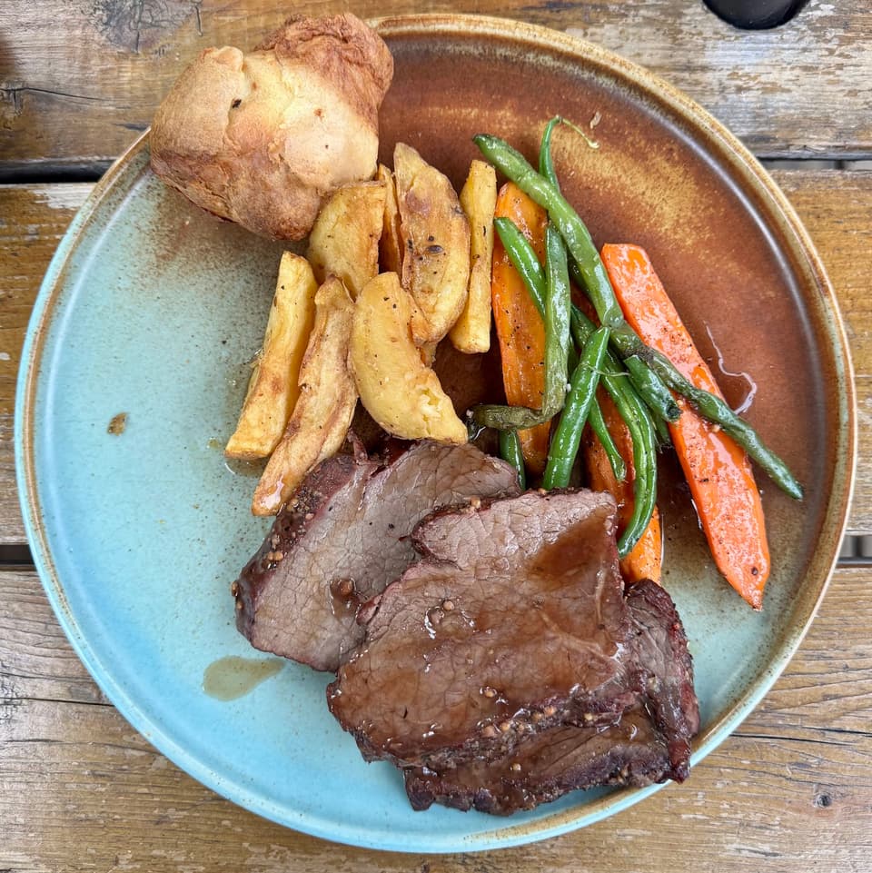 Kensington Pub — dining room photo 2