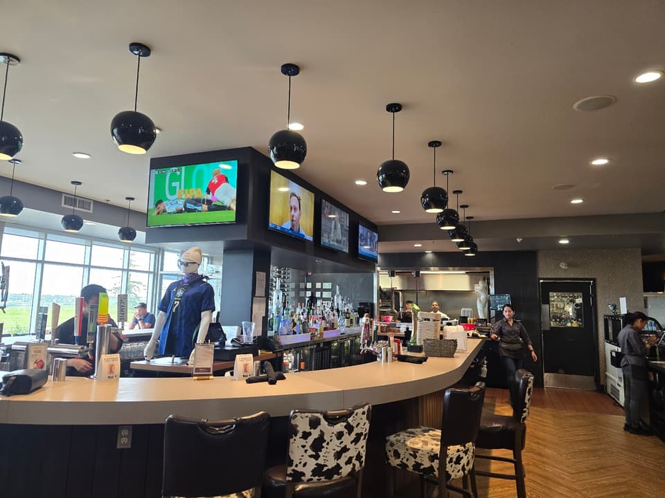 Tonic Kitchen + Bar 2