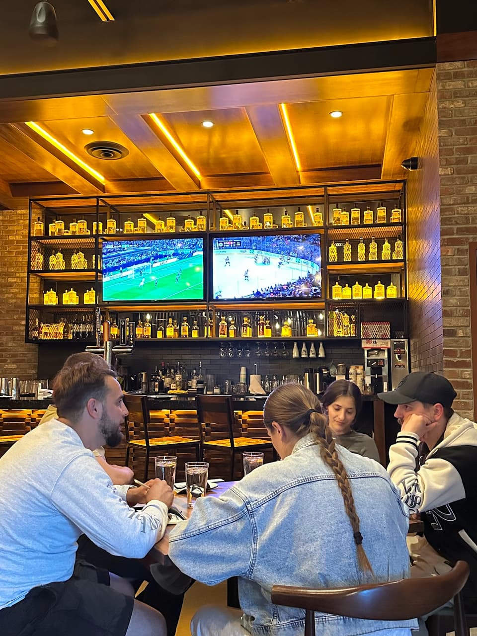 JINYA Ramen Bar - Calgary — dining room photo 2