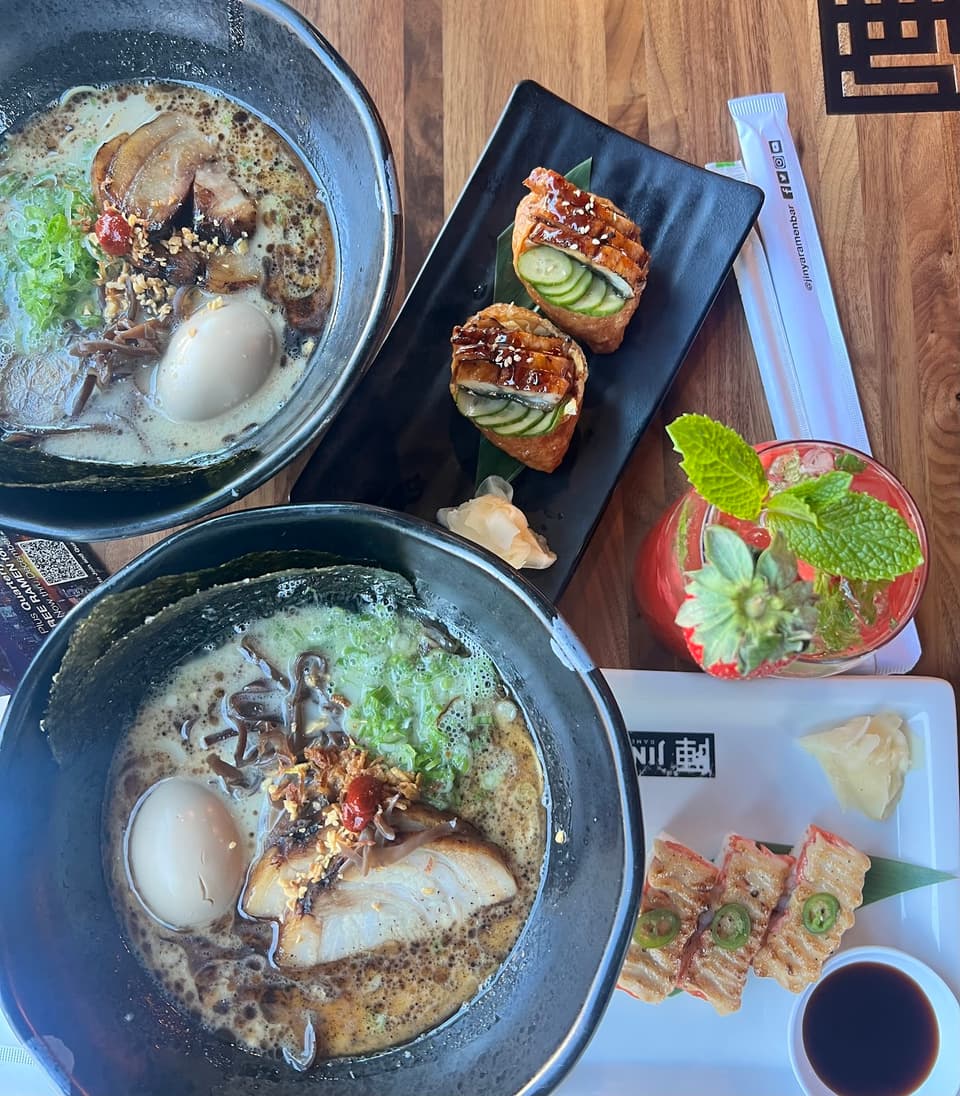 JINYA Ramen Bar - Calgary — dining room photo 3