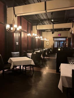 Vintage Chophouse and Tavern — gallery photo 3