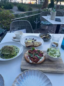 H Tasting Lounge — gallery photo 10