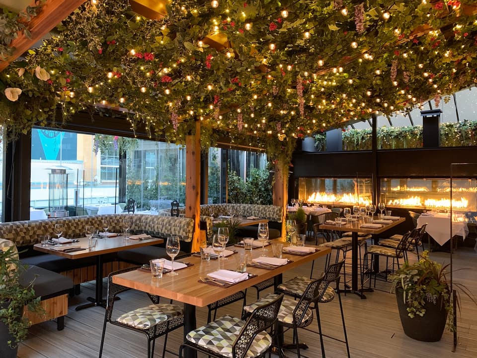 The Roof — dining room photo 3