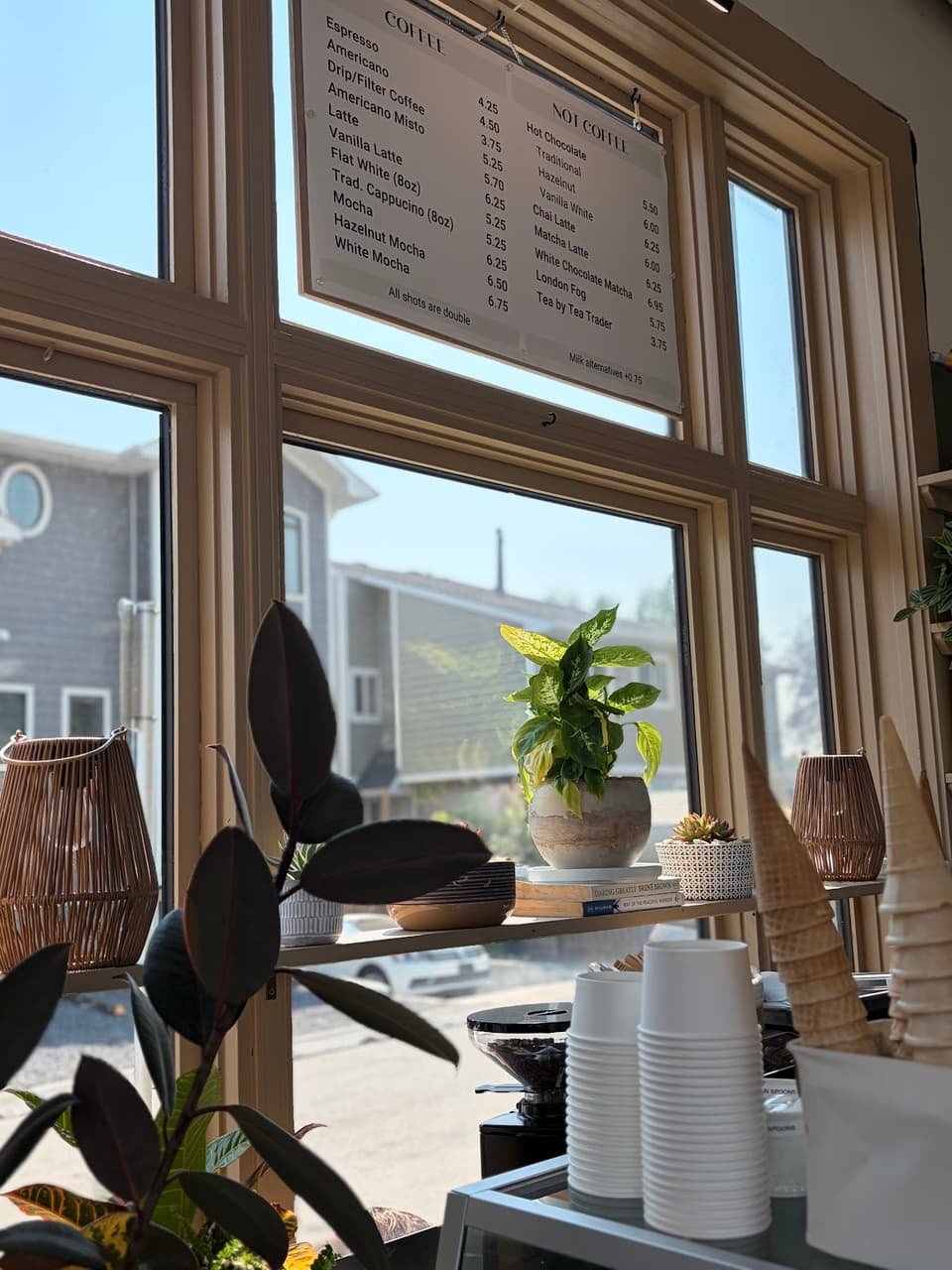 Apprentice Cafe — dining room photo 2
