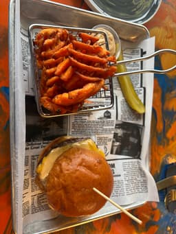 Bizarre Gastro Pub — gallery photo 6