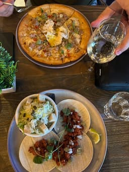 Vaycay Brew Pub — gallery photo 7