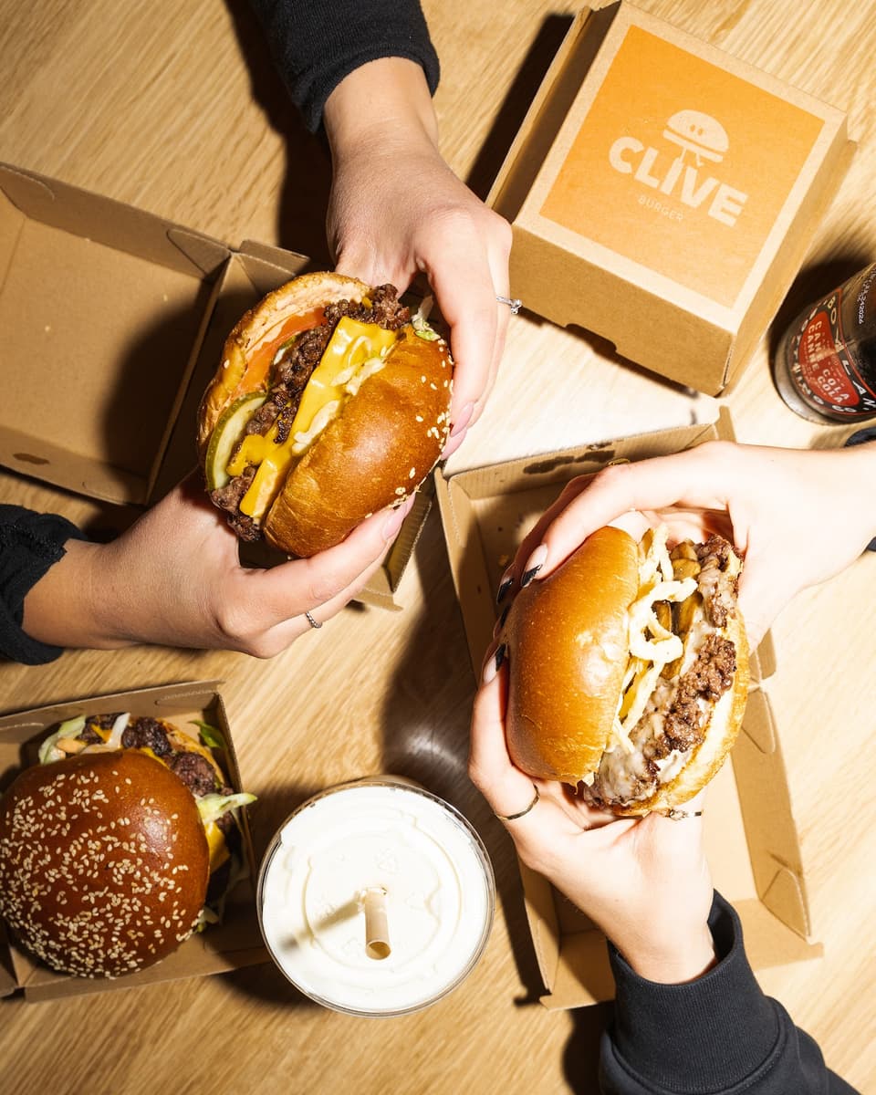 Clive Burger — dining room photo 3