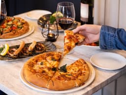 Toto Pizza — gallery photo 9