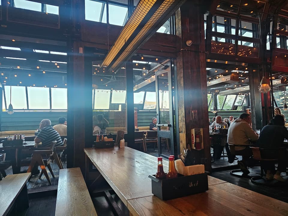 South Block Barbecue & Brewing Co. — dining room photo 2