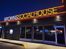 Browns Socialhouse Mission — gallery photo 1