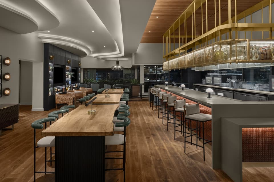 Bow & Bend Rooftop — dining room photo 3