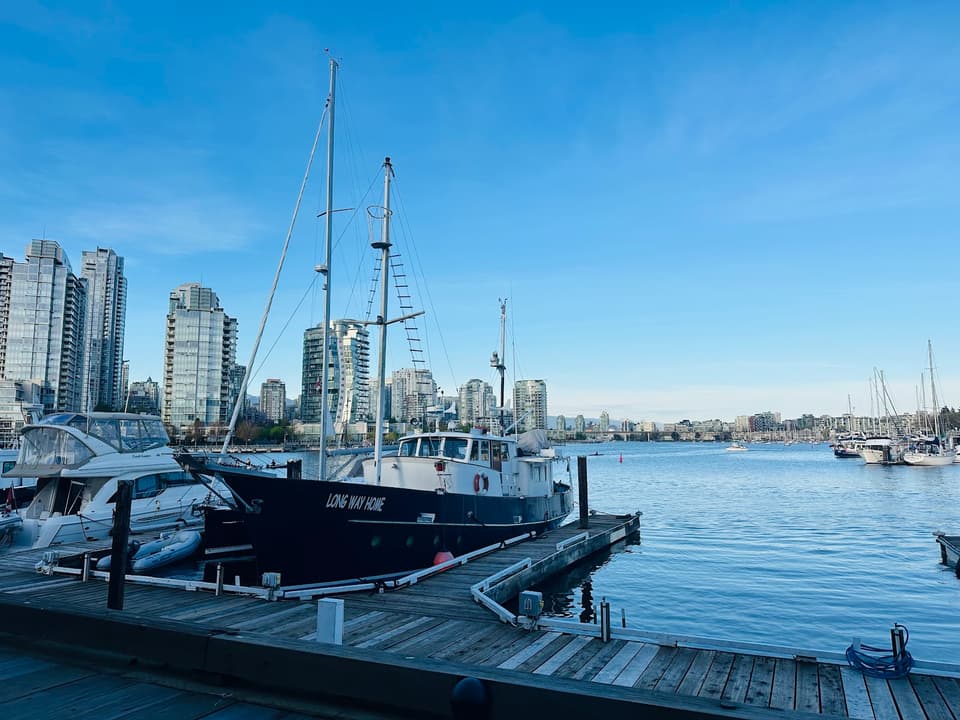 Dockside Restaurant — dining room photo 3