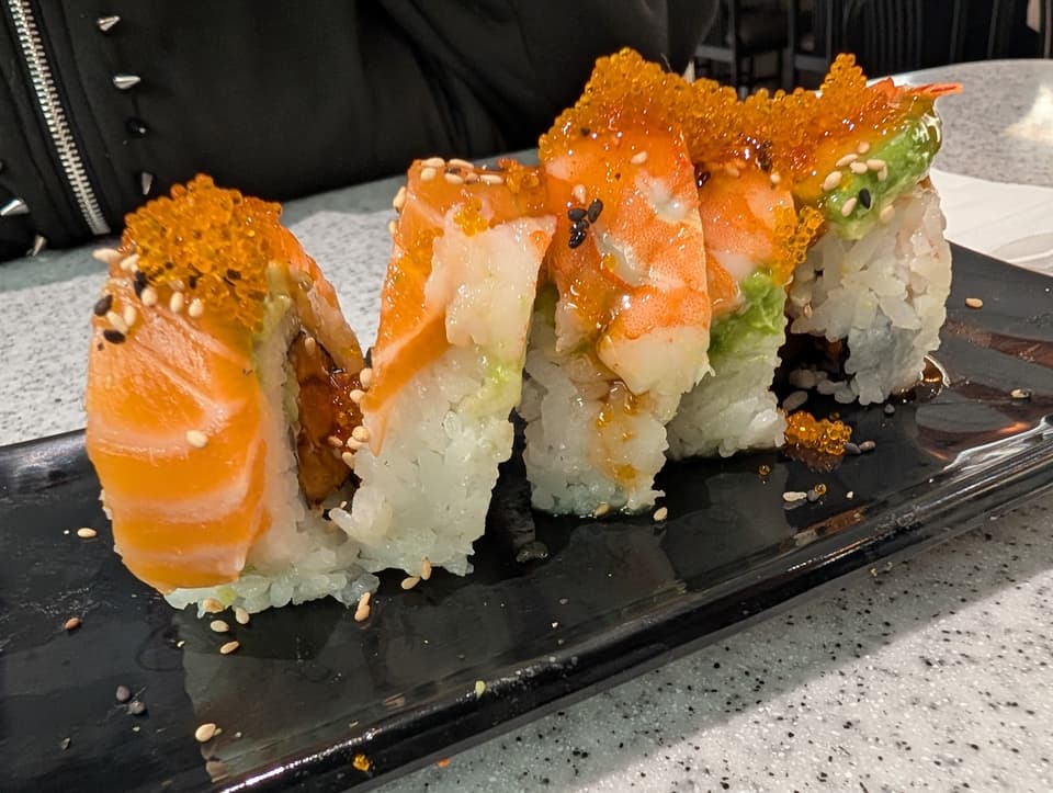 Point Sushi - Bullet Train Sushi Bar — dining room photo 1
