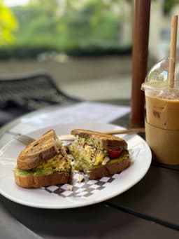 Mangez Mangez Cafe / restaurant/catering — gallery photo 5