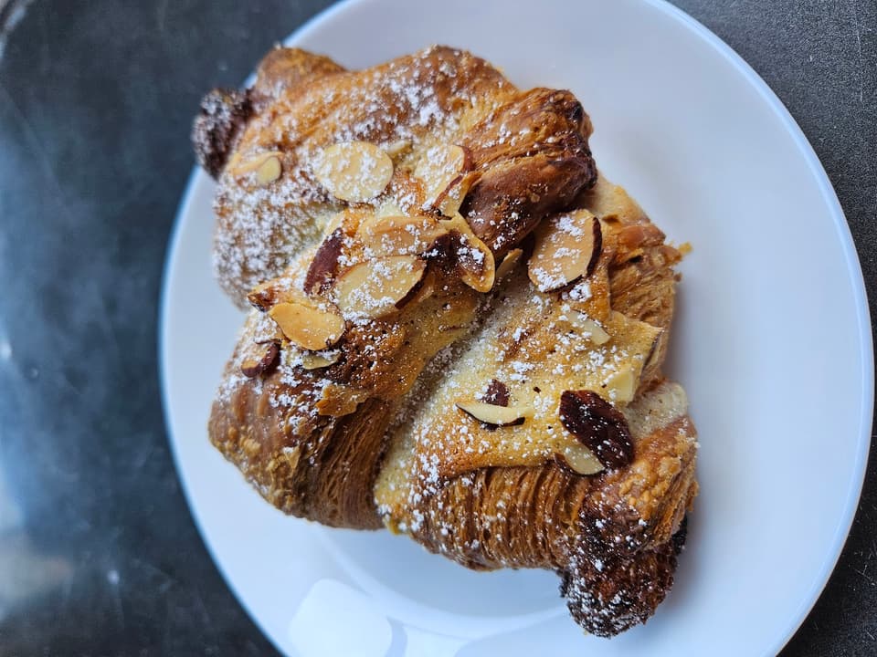 La Boulangerie Bakery Cafe 3