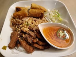 Vo Kitchen & Bar — gallery photo 9