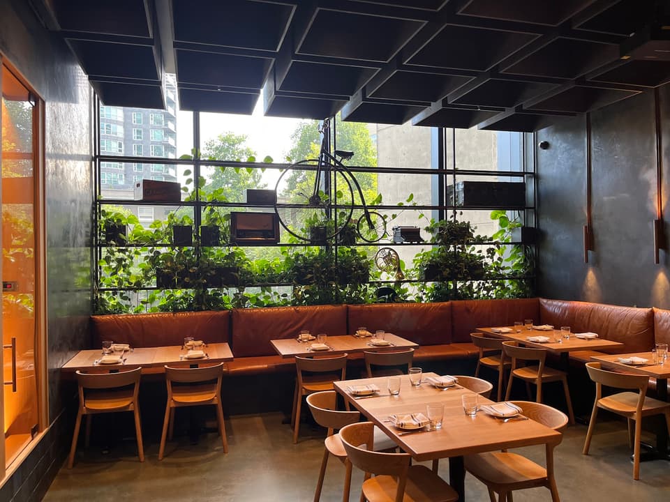 The Sequel - Kitchen & Bar — dining room photo 3